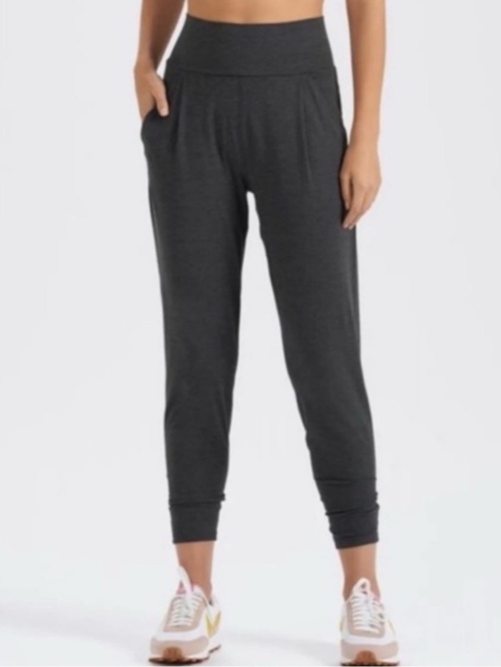 Vuori Women’s Lux At Ease Harem Pants High Rise Soft Jersey in Heather Gray M
